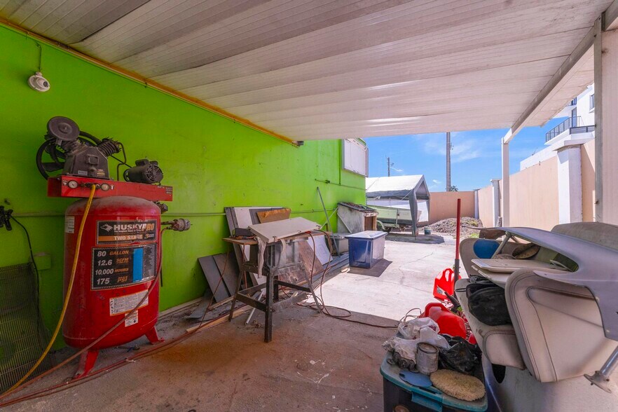 More Photos Of 4611 SW 44th Ave, Dania Warehouse For Lease
