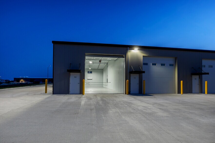 More Photos Of 1575 NW Gettysburg Ln, Waukee Flex For Sale