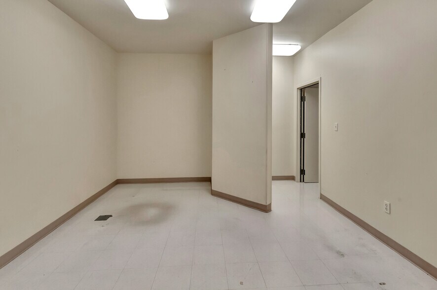 More Photos Of 8410 FM 236, Victoria Medical For Sale