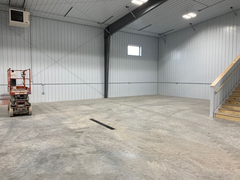 More Photos Of 11510 38th St S, Horace Warehouse For Lease