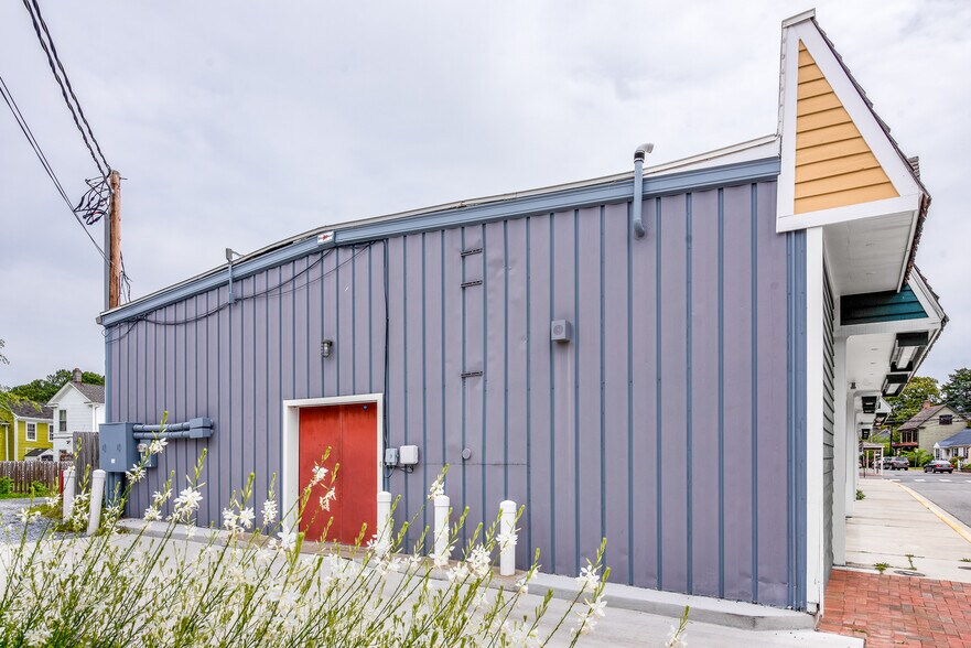 More Photos Of 100 N Talbot St, Saint Michaels Storefront For Sale