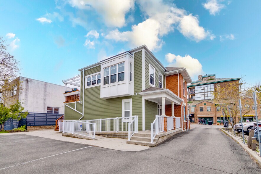 More Photos Of 201 Queen St S, Mississauga Storefront Retail Office For Sale