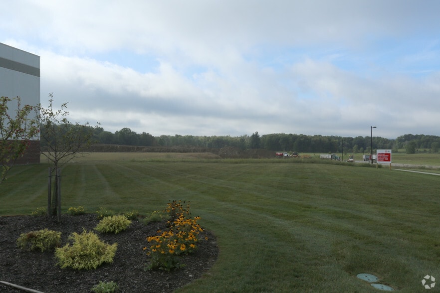 More Photos Of 42500 Victory Pky, Glenwillow Manufacturing For Lease