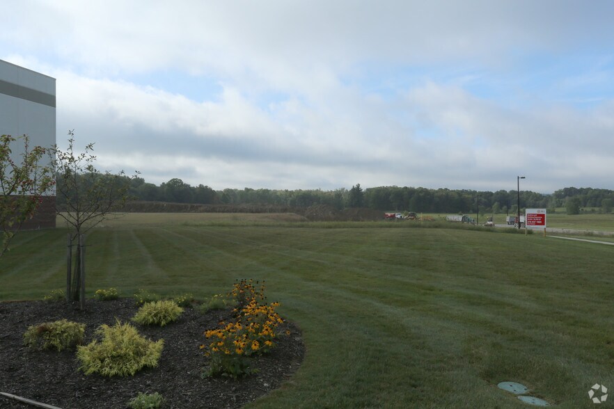 More Photos Of 42500 Victory Pky, Glenwillow Manufacturing For Lease