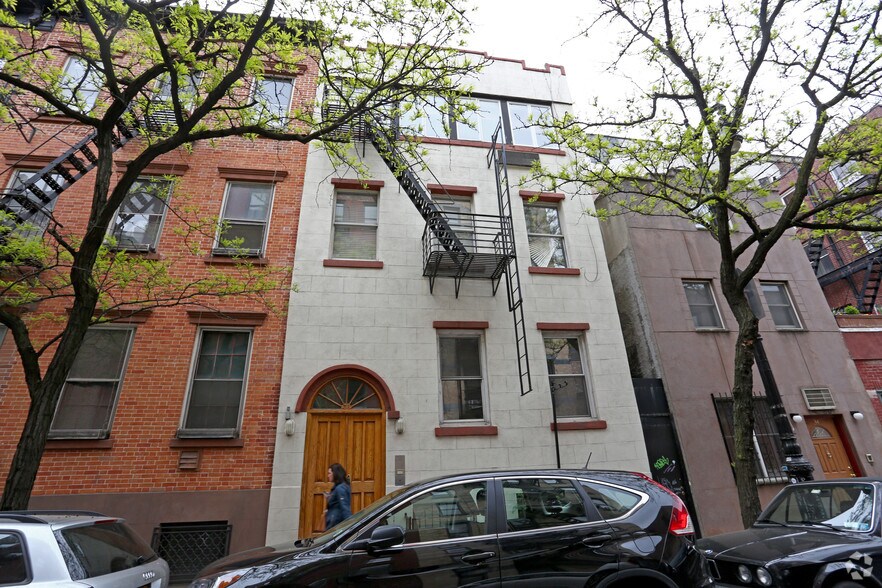 More Photos Of 36 Bedford St, New York Apartments For Sale