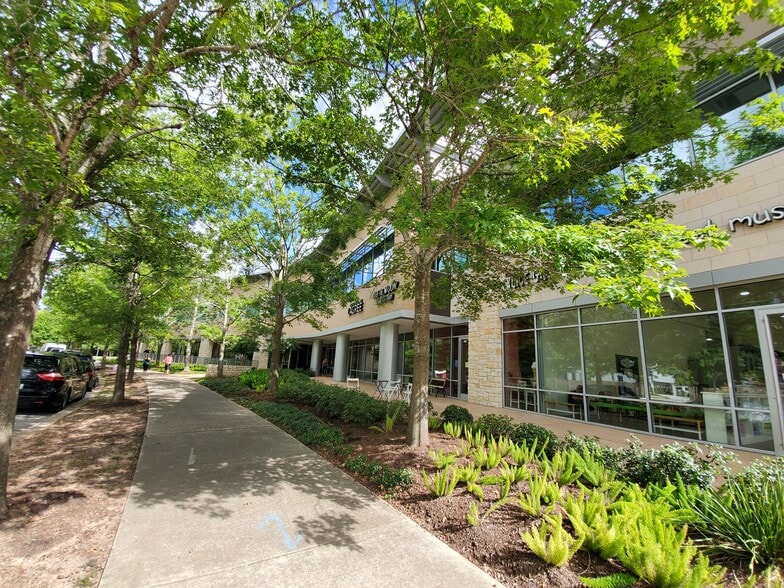 More Photos Of East Shore & Grogan's Mill, The Woodlands Unknown For Lease