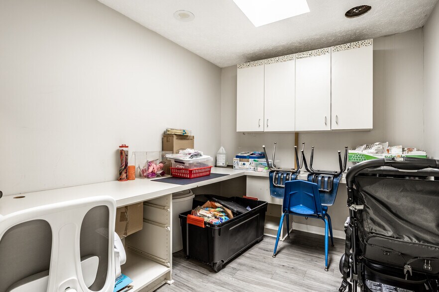 More Photos Of 7507 Michigan Rd, Indianapolis Daycare Center For Sale