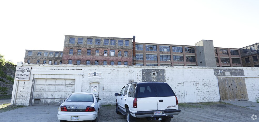 More Photos Of 446 Grandville Ave SW, Grand Rapids Warehouse For Sale