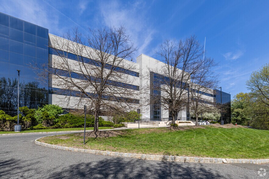 Primary Photo Of 695 US Highway 46, Fairfield Office For Lease