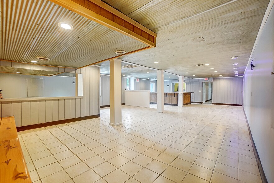 More Photos Of 6987 New Haven Rd, Harrison Restaurant For Sale