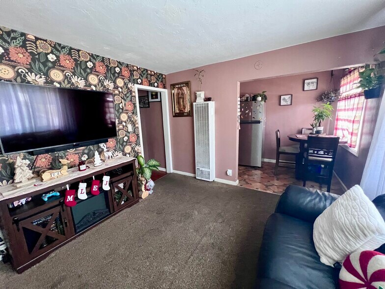 More Photos Of 24045-24047 Mission Blvd, Hayward Storefront Retail Residential For Sale