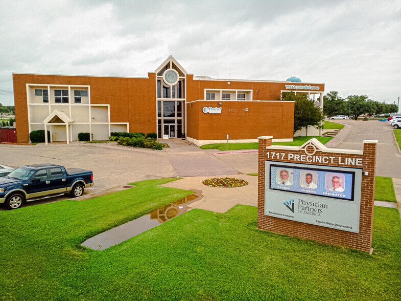 More Photos Of 1717 Precinct Line Rd, Hurst Medical For Lease