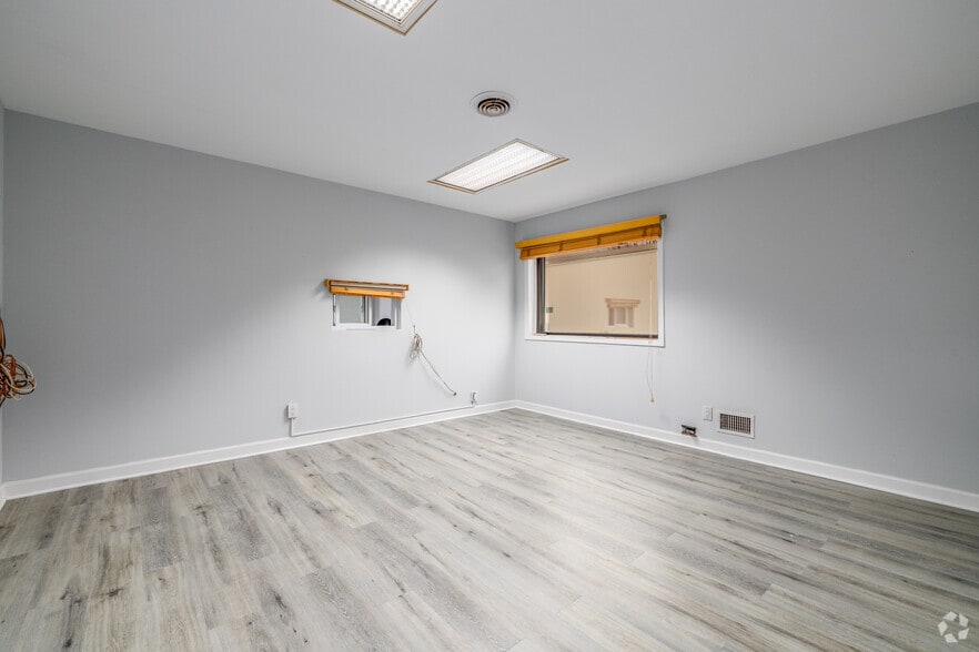 More Photos Of 10211 191st St, Mokena Truck Terminal For Sale