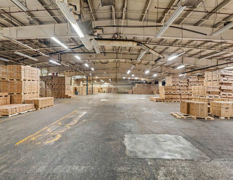 More Photos Of 280 Victoria St W, Dundalk Manufacturing For Sale