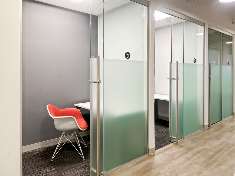 More Photos Of 2001 Market St, Philadelphia Coworking Space