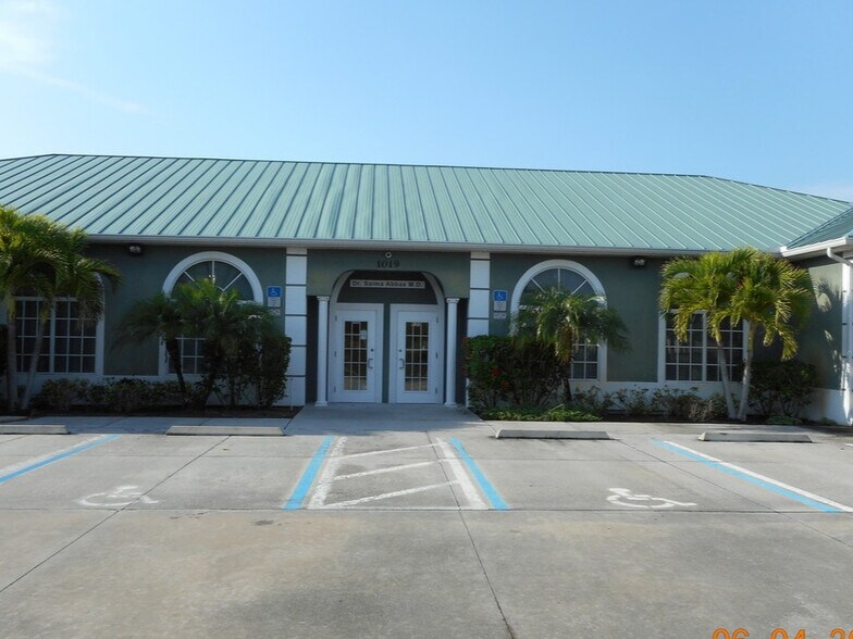 Primary Photo Of 1019 Harvin Way, Rockledge Medical For Lease