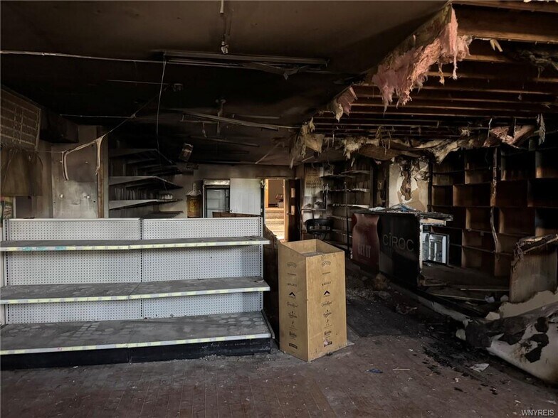 More Photos Of 2901 Pine Ave, Niagara Falls Storefront Retail Residential For Sale