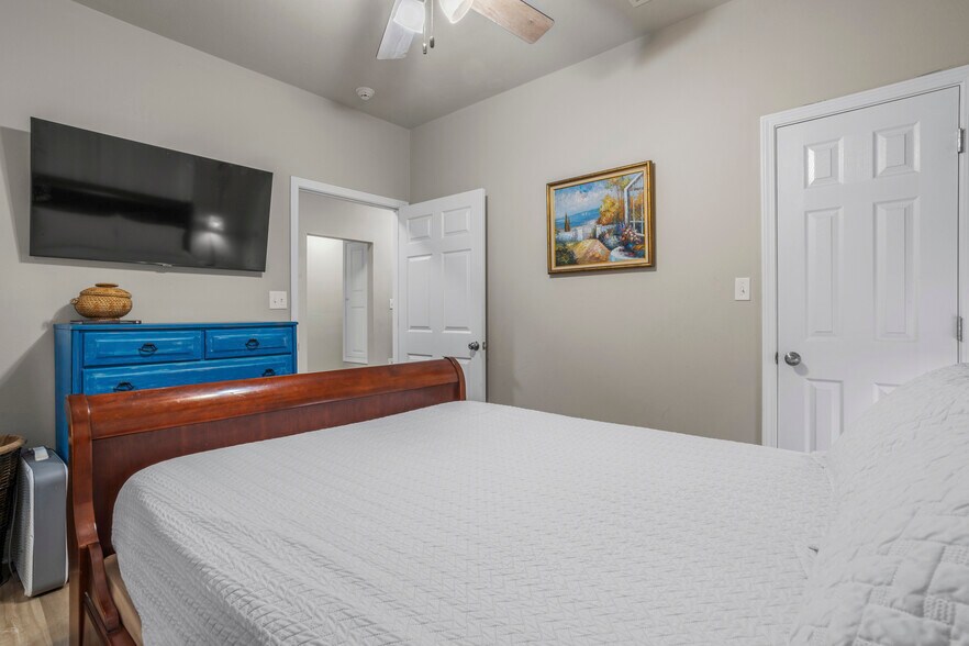 More Photos Of 1705 Government St, Ocean Springs Office For Sale