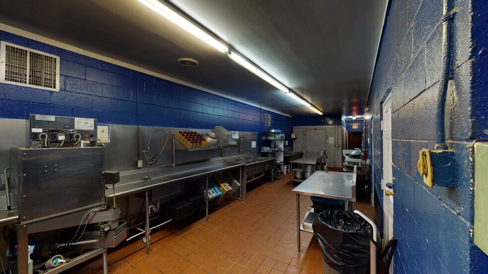 More Photos Of 1102 W Spring St, Monroe Restaurant For Sale