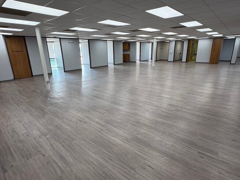 More Photos Of 1602 N Mechanic St, El Campo Land For Lease