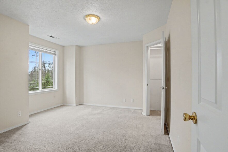 More Photos Of 505 Woodland Dr NW, Salem Multifamily For Sale