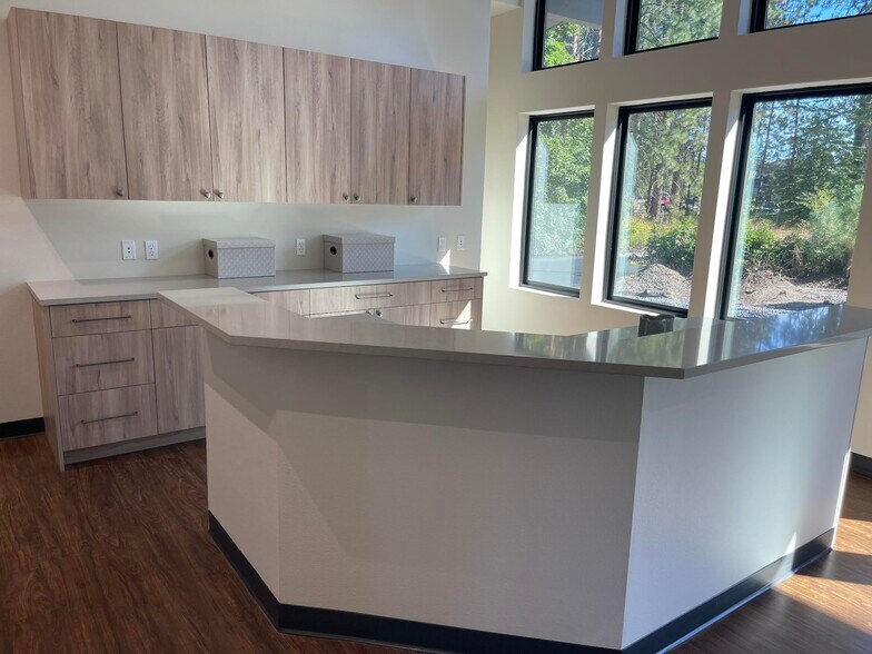 More Photos Of 1107 W Ironwood Dr, Coeur d'Alene Office For Lease