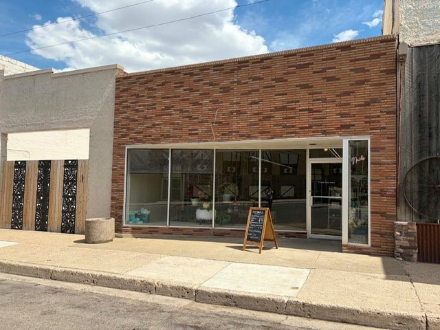 More Photos Of 15 S Central Ave, Cut Bank General Retail For Sale