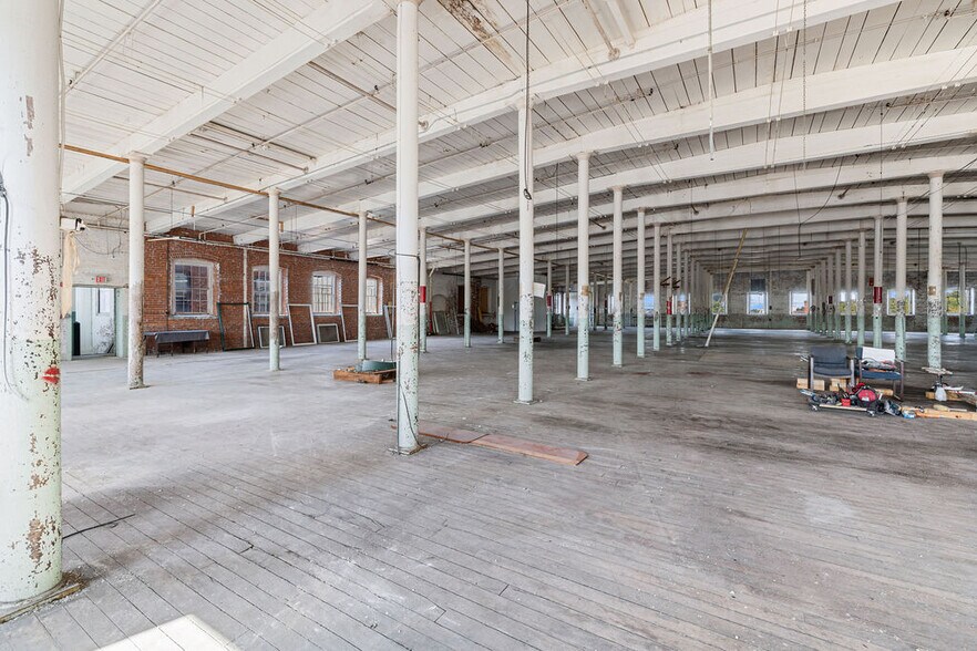 More Photos Of 28 Anawan St, Fall River Manufacturing For Sale