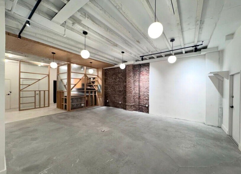 More Photos Of 786 Knickerbocker Ave, Brooklyn Storefront Retail Residential For Lease