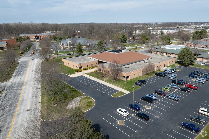 More Photos Of 1480 Ford St, Maumee Office For Sale