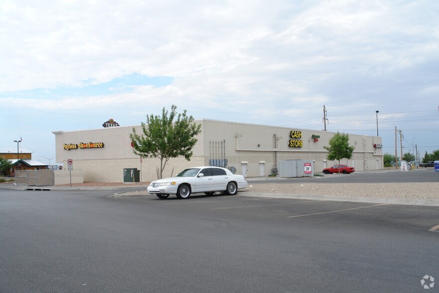 More Photos Of 10705 Gateway West Blvd, El Paso Freestanding For Lease