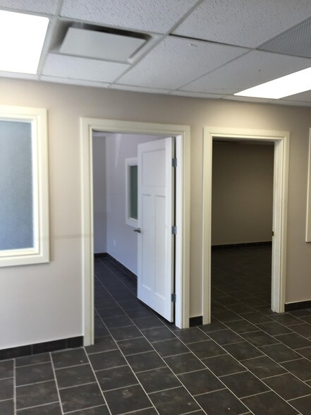 More Photos Of 8800 Venture Av SE, Calgary Warehouse For Sale