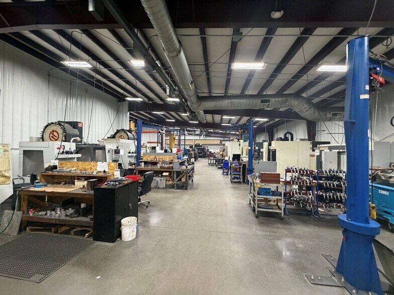 More Photos Of 18075 Woodland Dr, Meadville Manufacturing For Sale