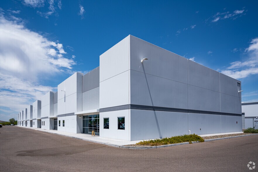 More Photos Of 777 W Pinnacle Peak Rd, Phoenix Warehouse For Lease