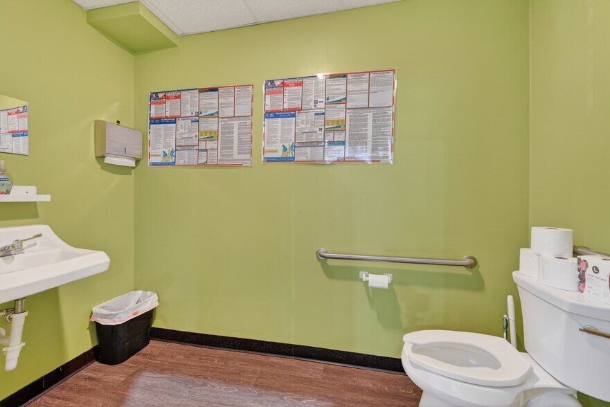 More Photos Of 2770 E Ponce de Leon Ave, Decatur Service For Sale