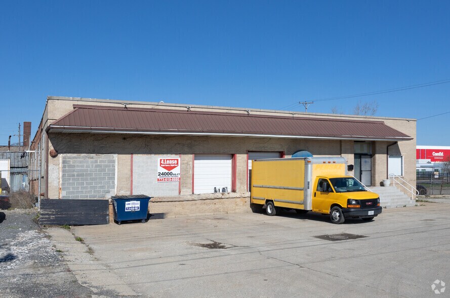 More Photos Of 3600-3620 S Iron St, Chicago Warehouse For Lease