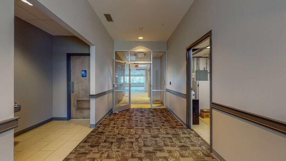 More Photos Of 3 Lear Jet Lane, Latham Medical For Lease