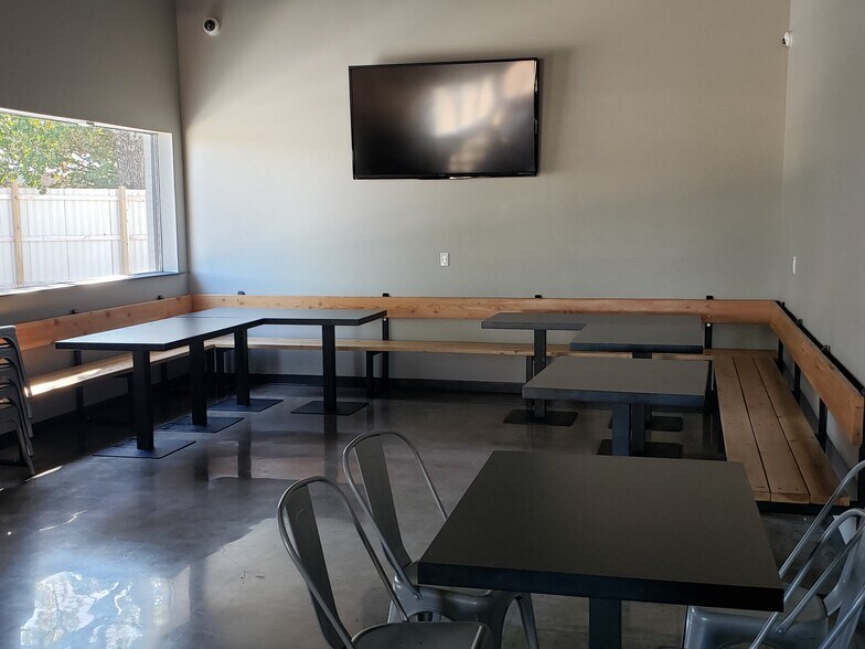 More Photos Of 229 Heritage, Lone Grove Fast Food For Sale