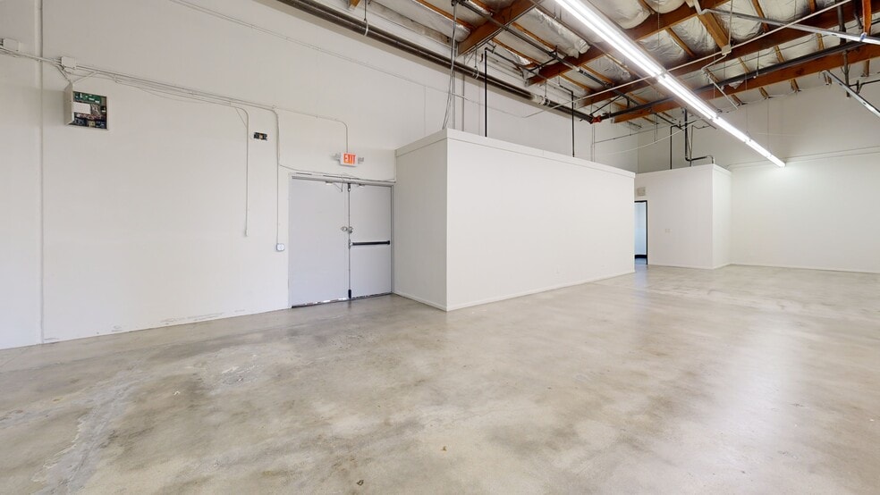Primary Photo Of 4433-4477 Holt Blvd, Montclair Unknown For Lease