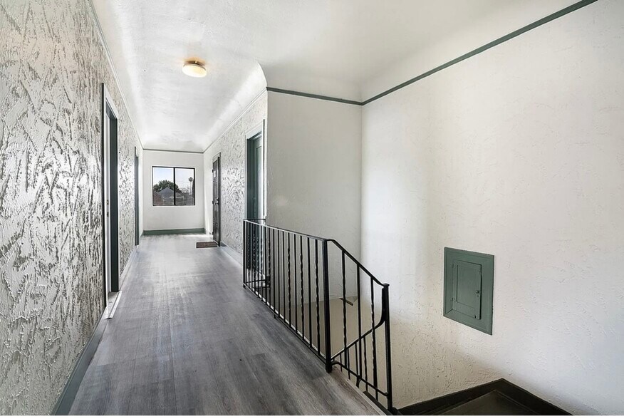 More Photos Of 440 E 27th St, Los Angeles Apartments For Sale