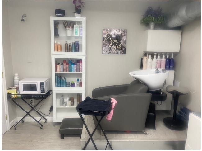 More Photos Of 17650 Possum Point Rd, Dumfries Light Distribution For Lease