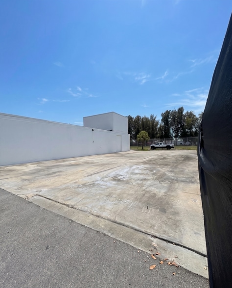 More Photos Of 988 NW 51st Pl, Fort Lauderdale Land For Lease