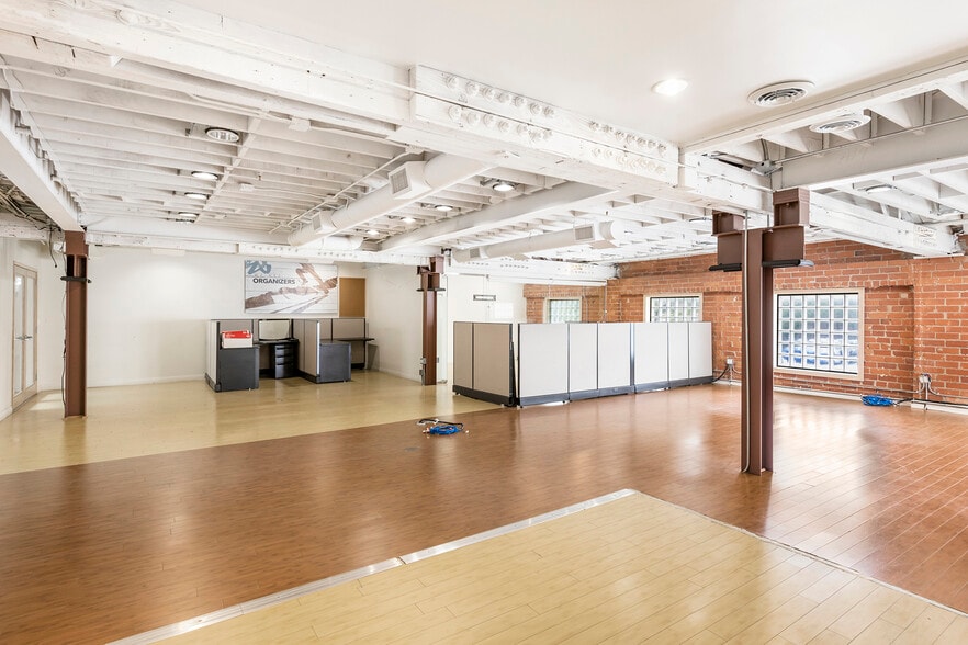 More Photos Of 201 Wilshire Blvd, Santa Monica Loft Creative Space For Lease