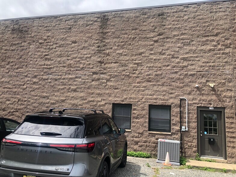 More Photos Of 23 Commerce Rd, Fairfield Warehouse For Lease