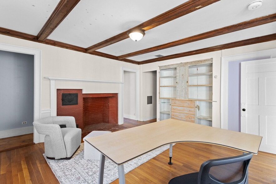 More Photos Of 80 Lafayette Rd, Hampton Falls Freestanding For Sale