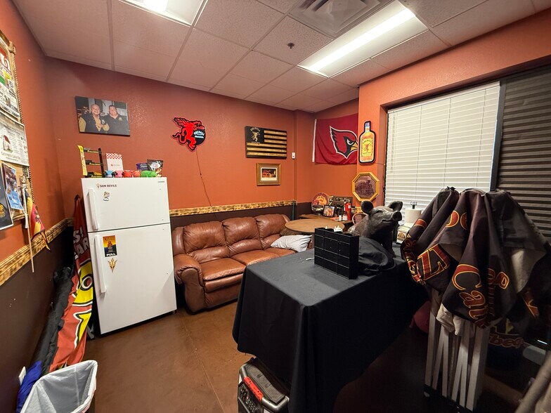 More Photos Of 7900 N 70th Ave, Glendale Warehouse For Sale