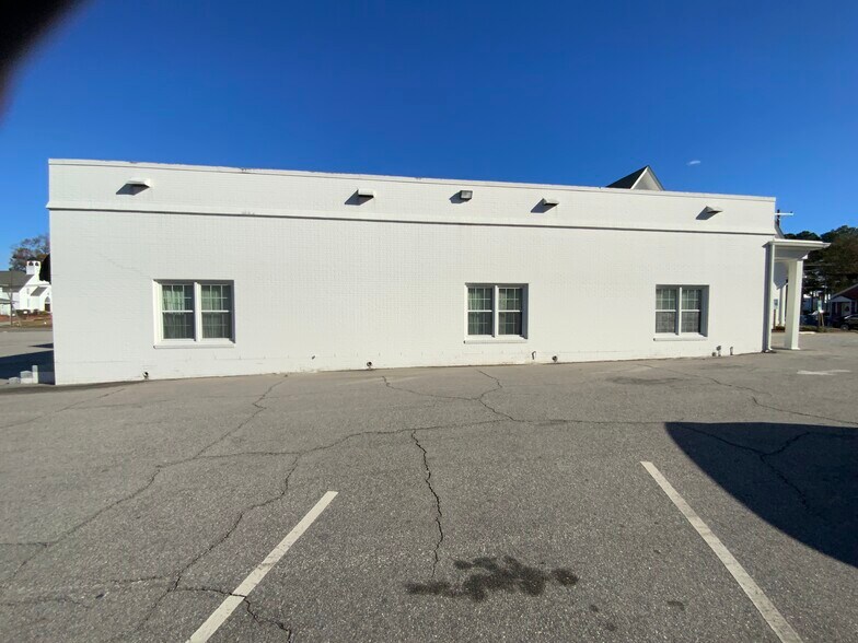 More Photos Of 401 W Cumberland St, Dunn Funeral Home For Sale