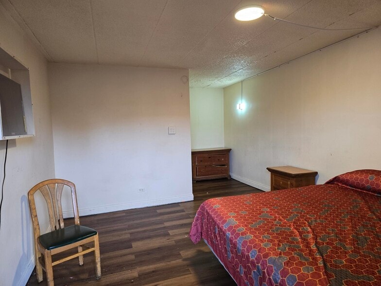 More Photos Of 7621 S Cottage Grove Ave, Chicago Hotel For Sale