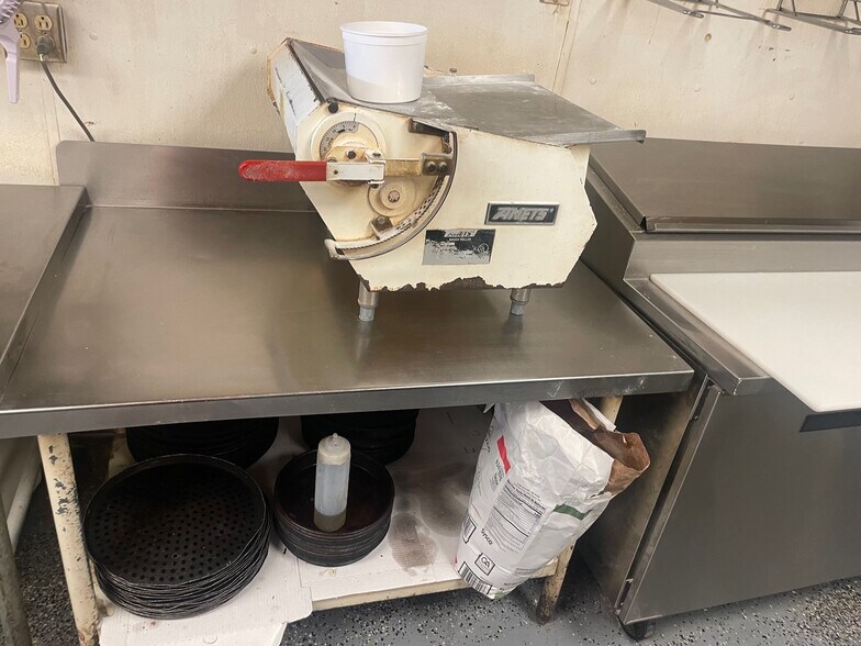 More Photos Of 102 5th St, Lincoln Restaurant For Sale