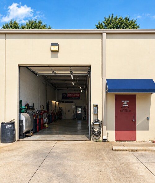 More Photos Of 1051 Cannons Ct, Woodbridge Industrial For Lease